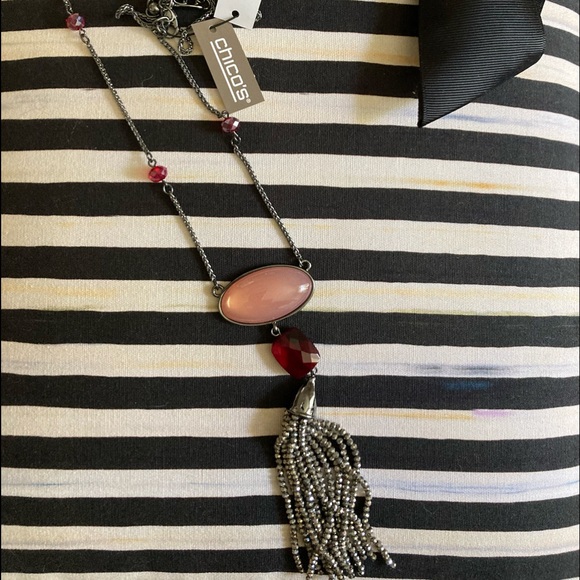 Chico's Jewelry - Chico’s NWT Carnation pendant Necklace.